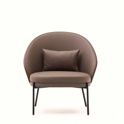 Fauteuil en Cuir synthétique marron et piètements métal noir Amy VeryForma Fauteuil en Cuir synthétique marron et piètements métal noir Amy VeryForma