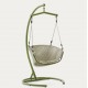 Fauteuil suspendu Aliga en aluminium et rotin vert VeryForma